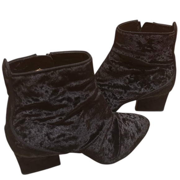 Jimmy Choo Made in Italy Women’s Black Velvet Zip Up Fashion Booties Sz-37.5 - Picture 1 of 10